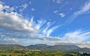 El cielo (Nubes curiosas y Luna)